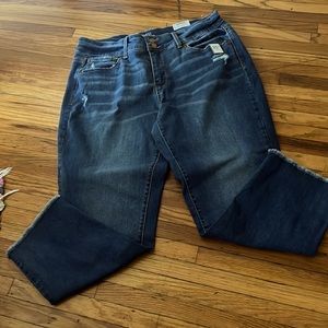 Woman’s capris size 14 super comfy with some stretch!!